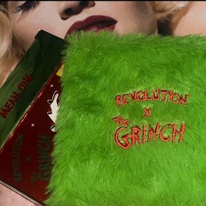 ☠️🫦☠️• ♥️ REVOLUTION x Grinch ♥️• 🫦☠️🫦